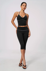 Contour Contrast Top