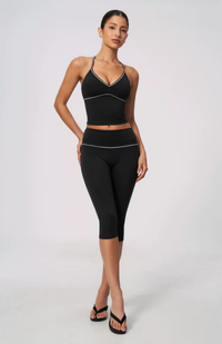 Contour Contrast Top