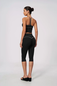 Contour Contrast Top